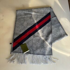 NWT GUCCI WOOL SCARF AUTHENTIC